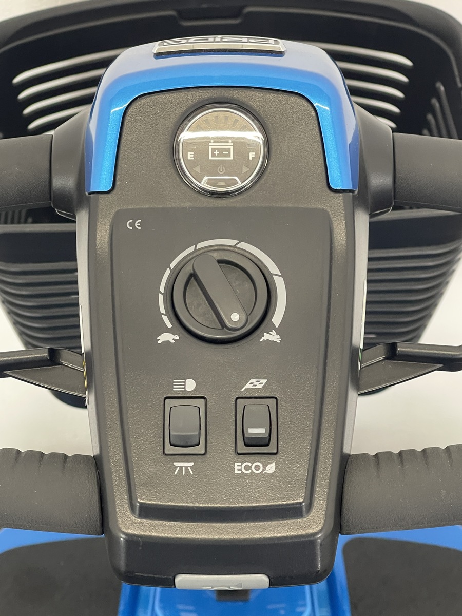 Used: 2022 Pride Revo 2.0 – Pavement/Transportable Mobility Scooter - Image 5